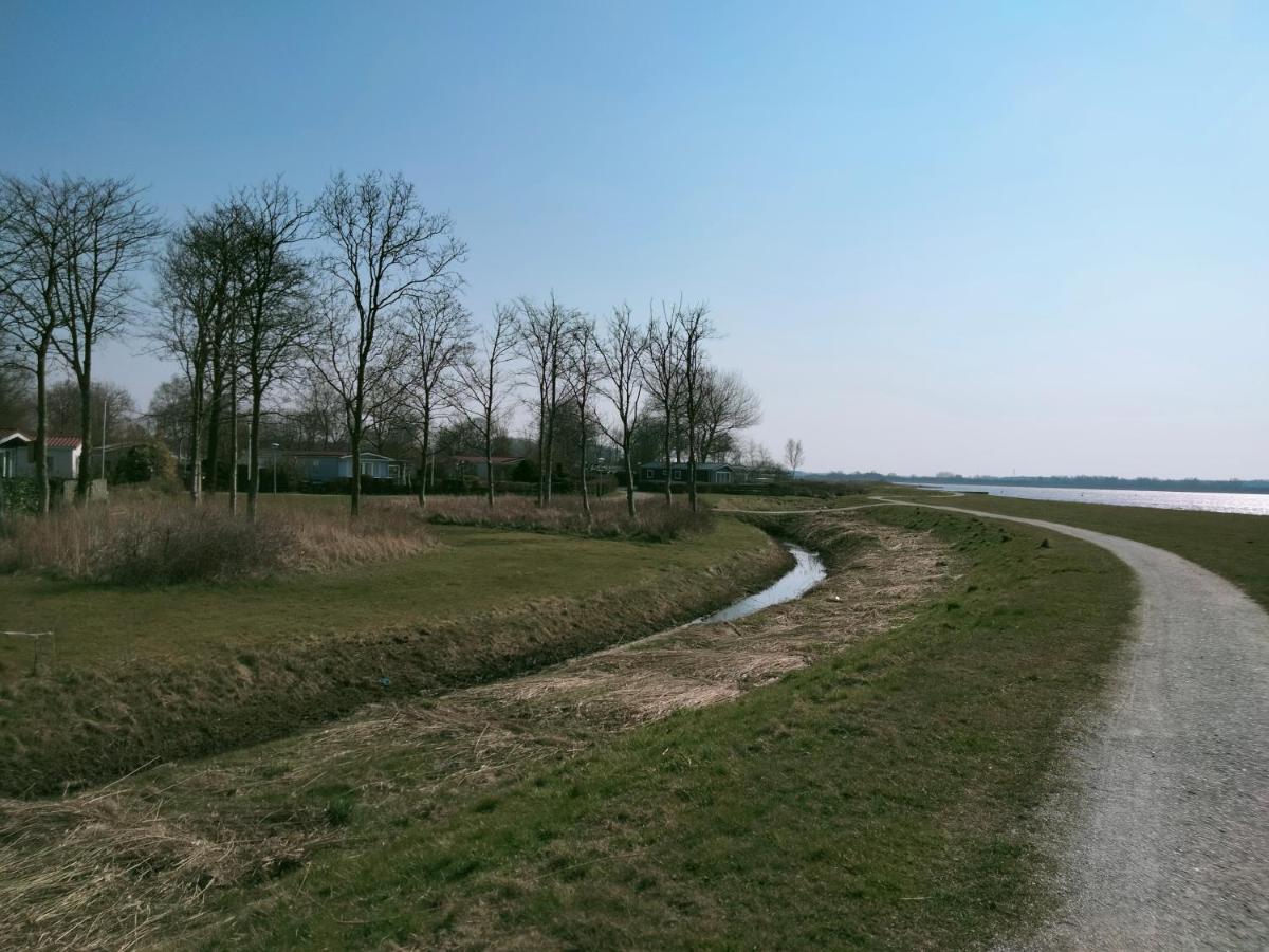 Bj Chalets - Robbengat 68 - Gezellige Chalet Op Vakantiepark Lauwersoog! Vroege Incheck! Exterior foto