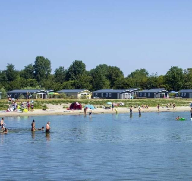Bj Chalets - Robbengat 68 - Gezellige Chalet Op Vakantiepark Lauwersoog! Vroege Incheck! Exterior foto